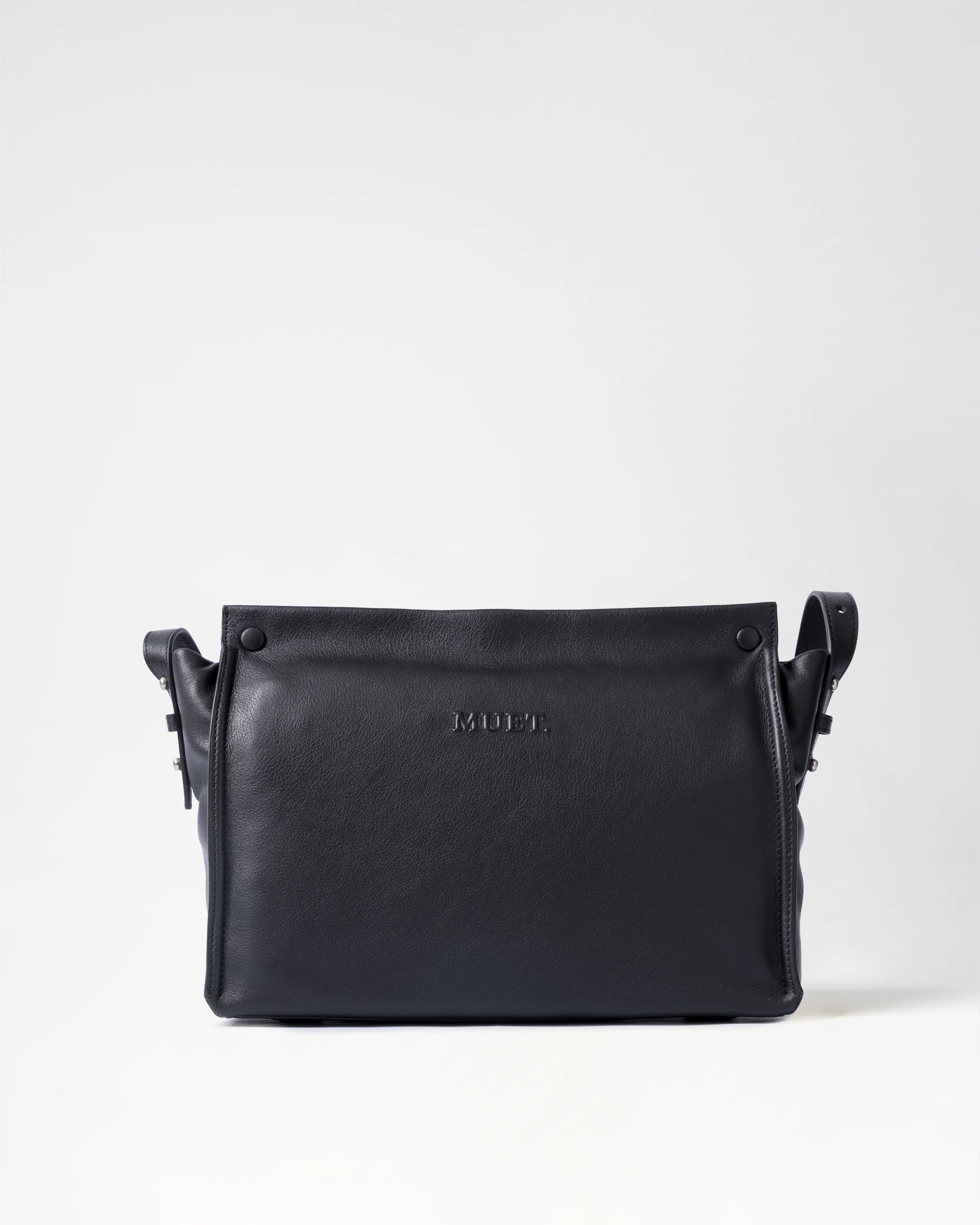 MUET. Sliced shoulder bag