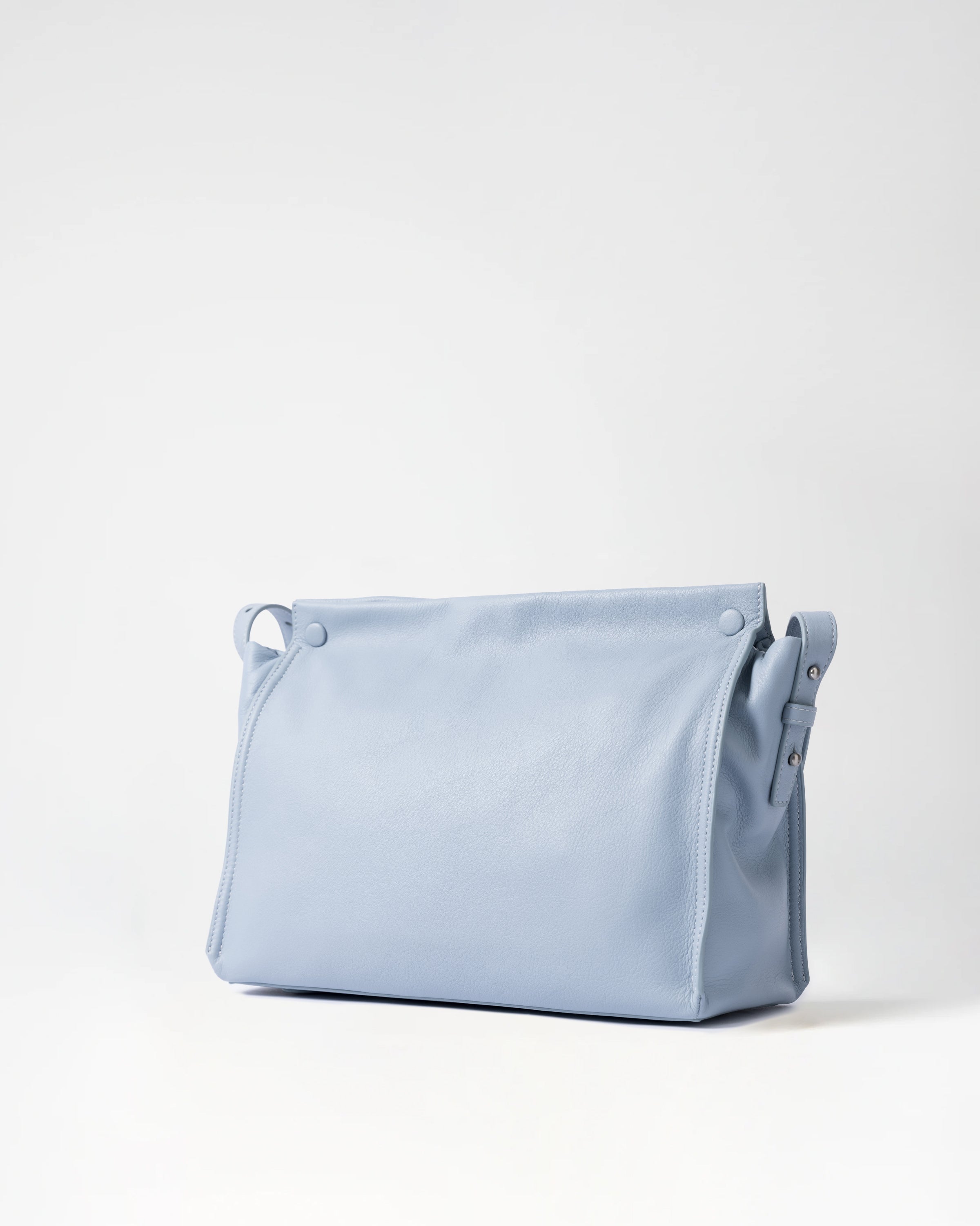 MUET. Sliced shoulder bag
