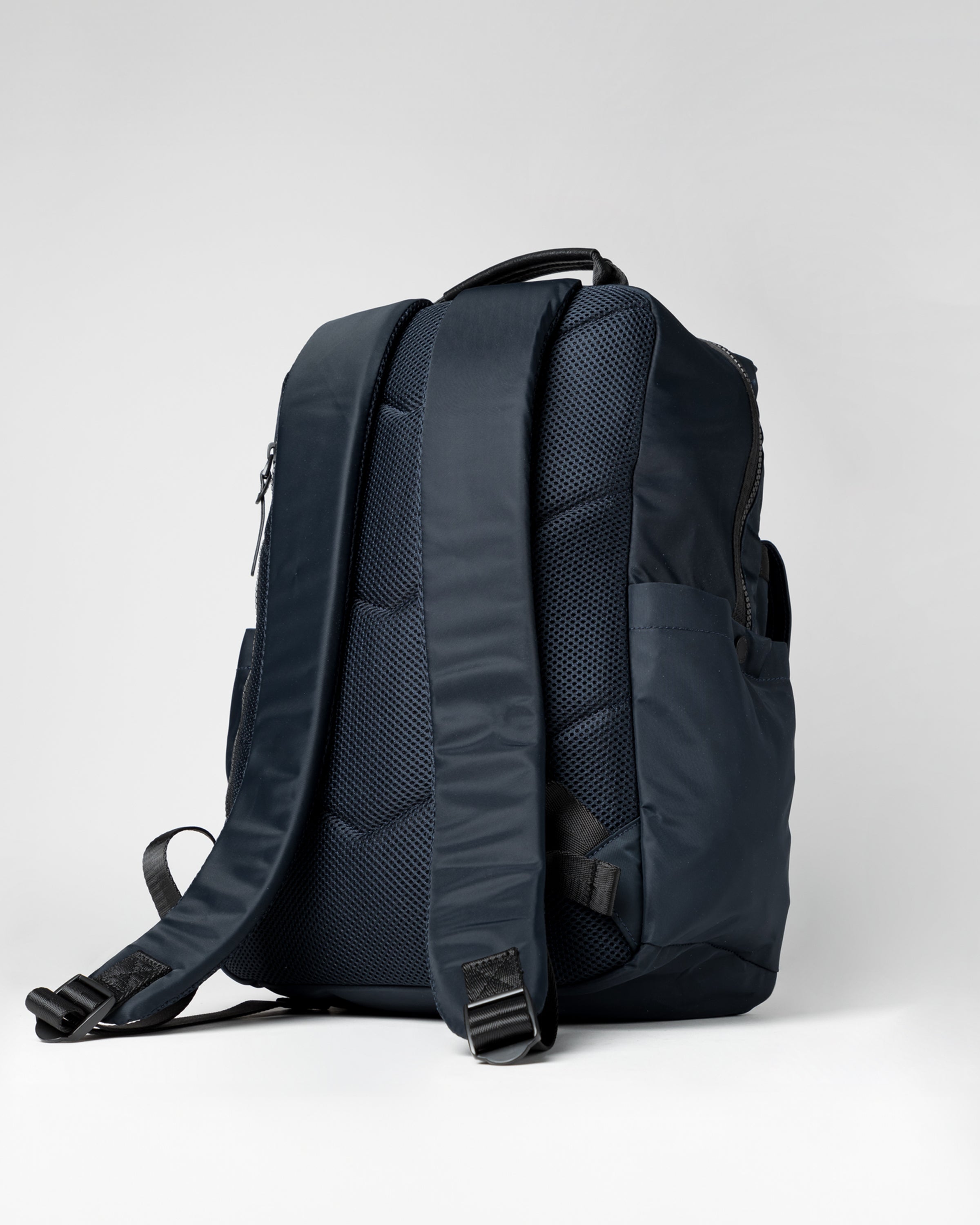 TOUGH JEANSMITH Bond Backpack
