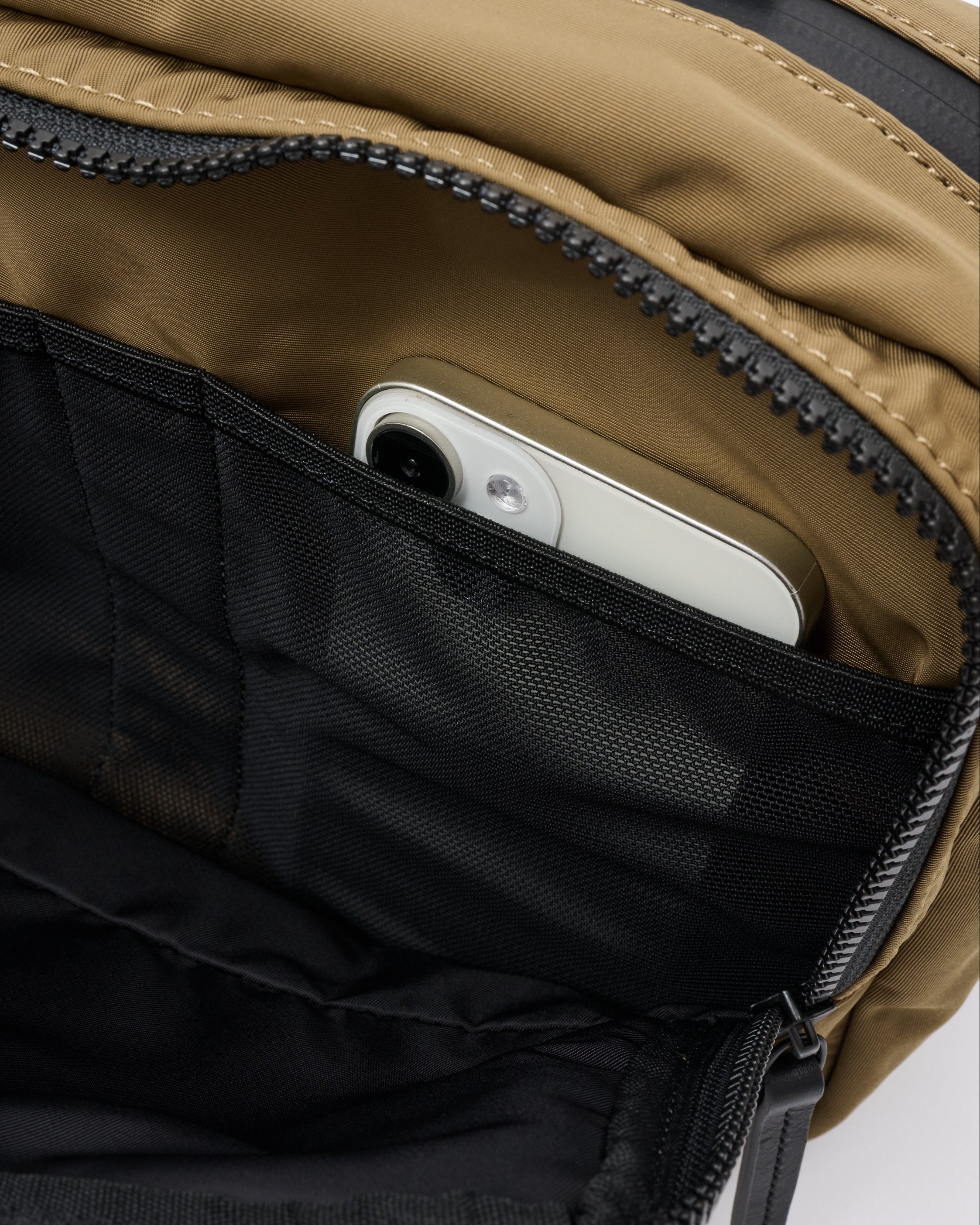 TOUGH JEANSMITH Tanker Medium Shoulder Bag | Bauhaus HK