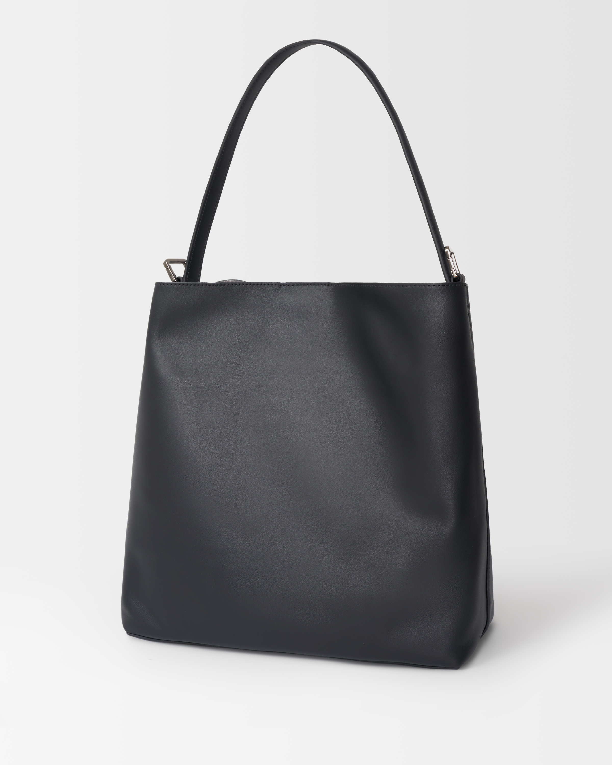 MUET Aime Leather Shoulder Bag
