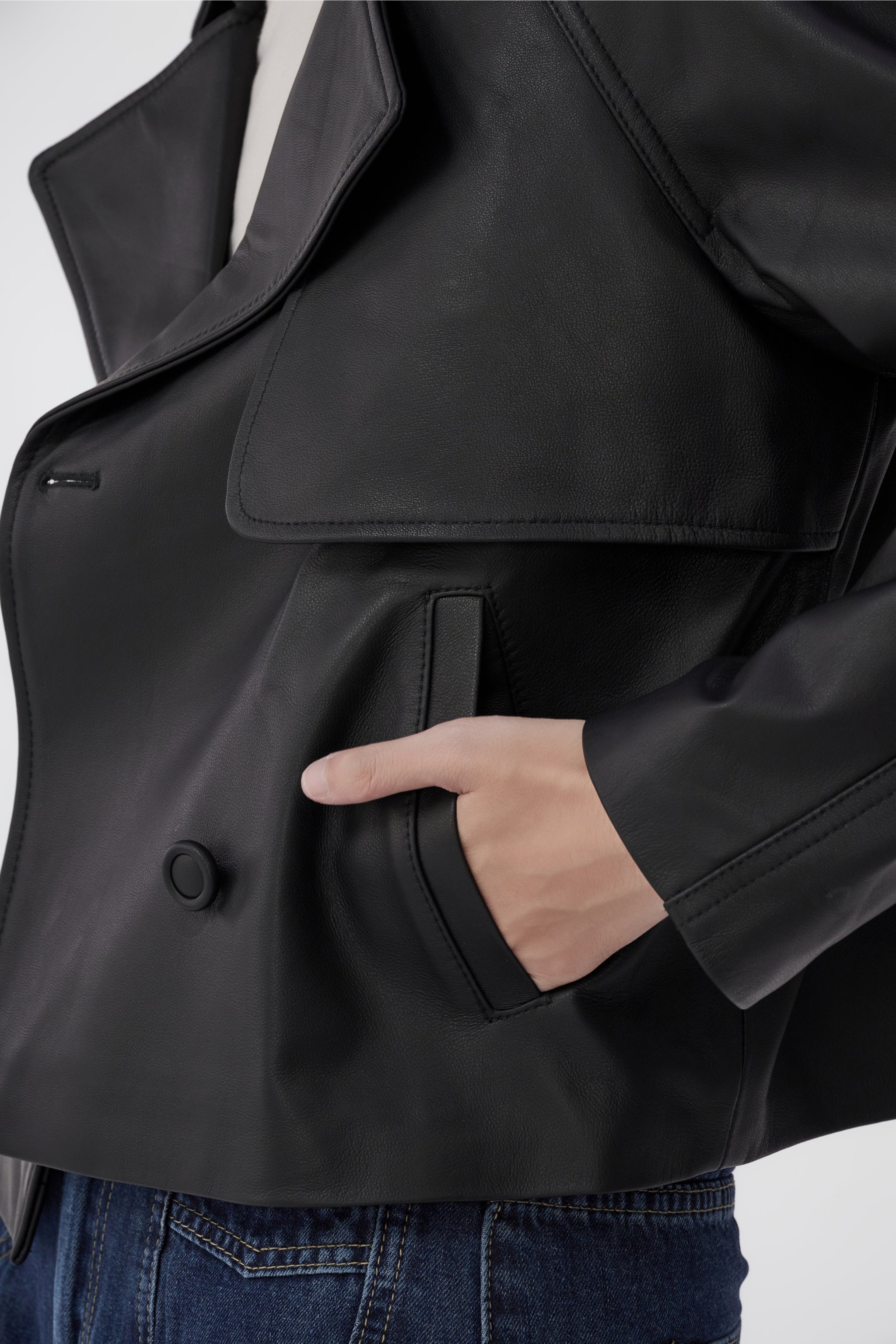 UNIVERSITY OF CARNABY 短身風衣款皮褸