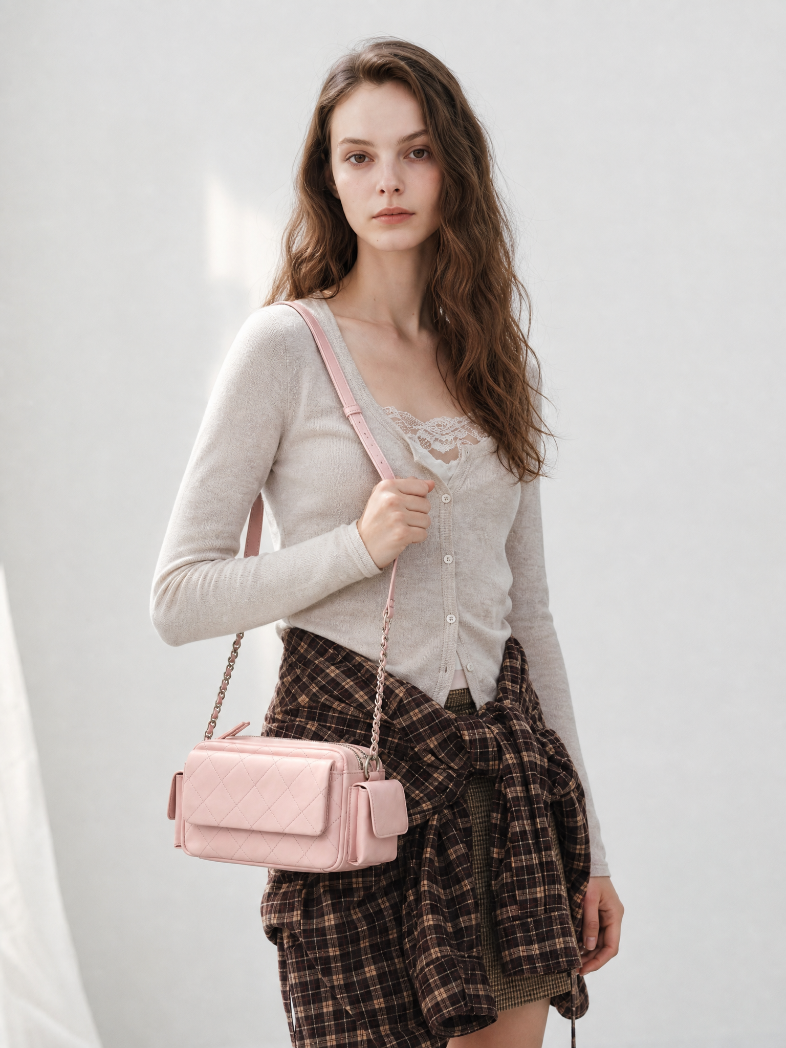 MUET Oval Leather Crossbody Bag